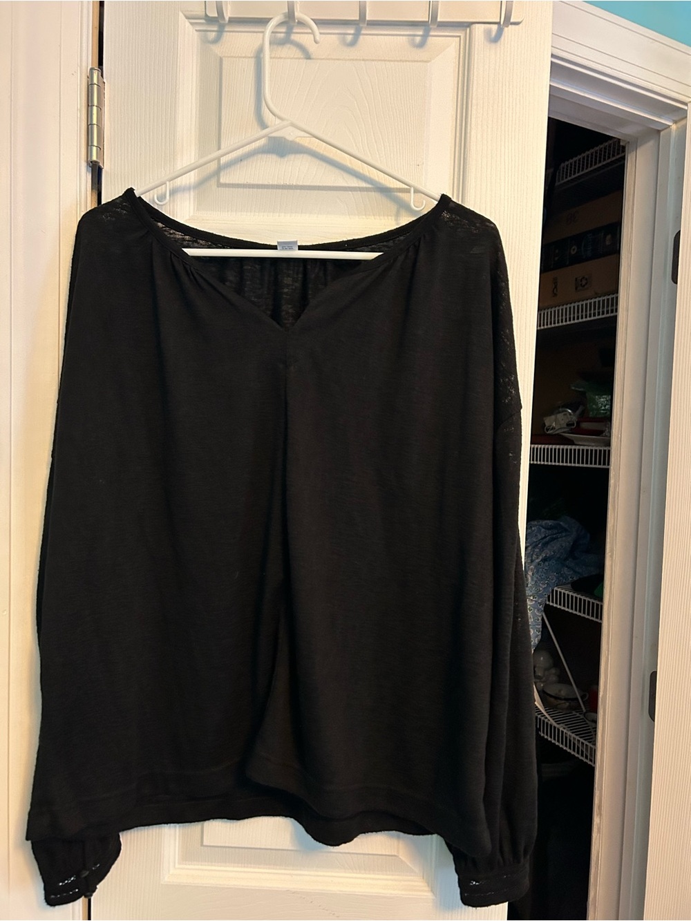 Old Navy Black Long-Sleeve V-Neck Women's Top